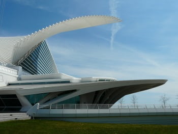 Milwaukee Art Museum Side Profile