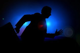 Fake Process Server Scam Artist Running from Police